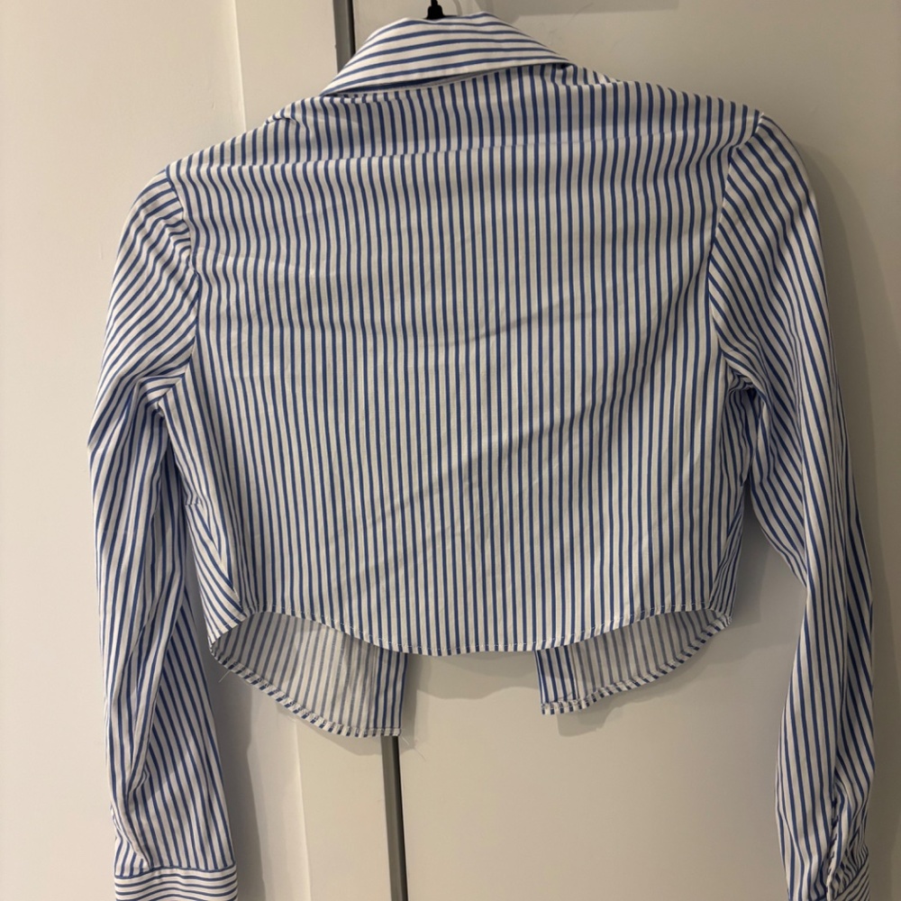 Button down crop top - image 2